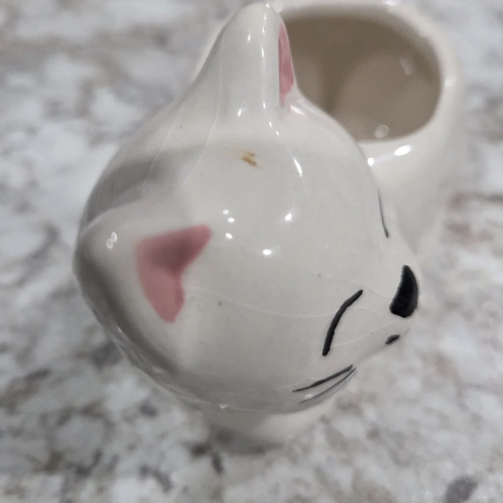 N/A cute cream